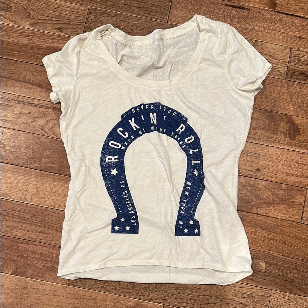 Express Cream Tee with Blue Graphic
